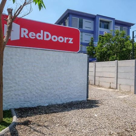 Reddoorz Near Tugu Kartasura Otel Sukoharjo Dış mekan fotoğraf