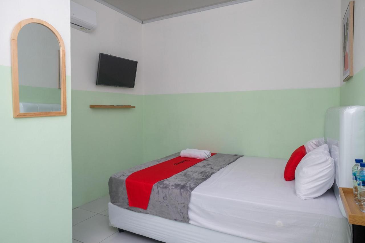 Reddoorz Near Tugu Kartasura Otel Sukoharjo Dış mekan fotoğraf