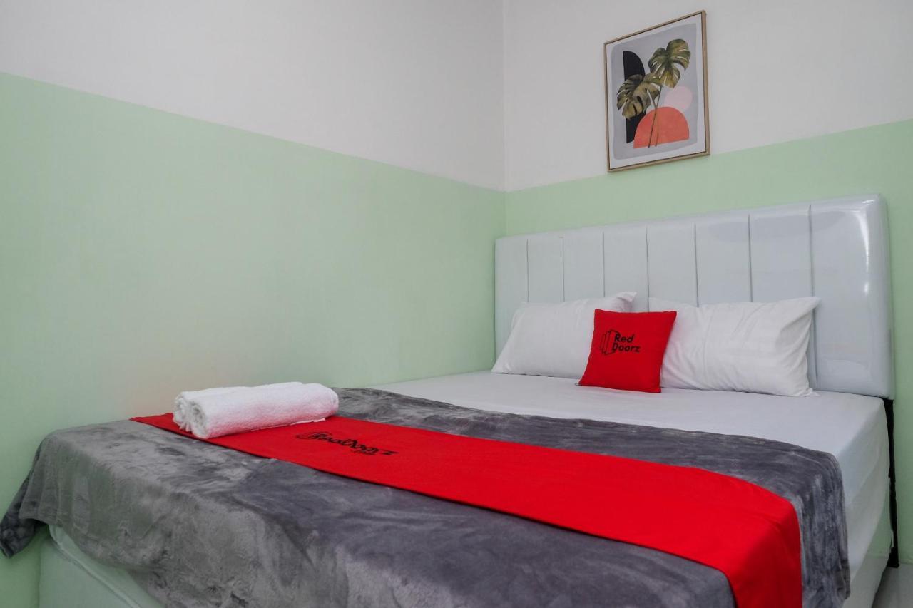 Reddoorz Near Tugu Kartasura Otel Sukoharjo Dış mekan fotoğraf