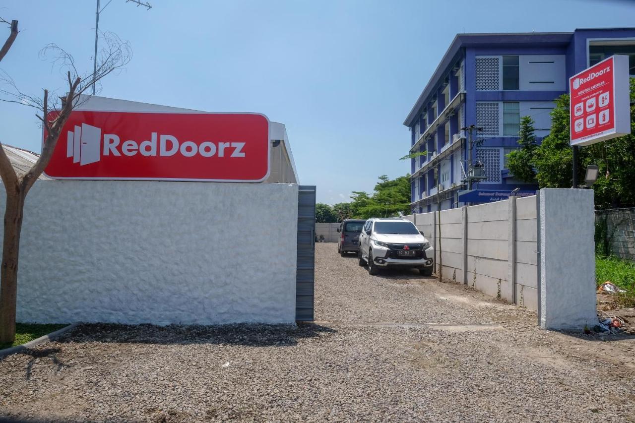 Reddoorz Near Tugu Kartasura Otel Sukoharjo Dış mekan fotoğraf