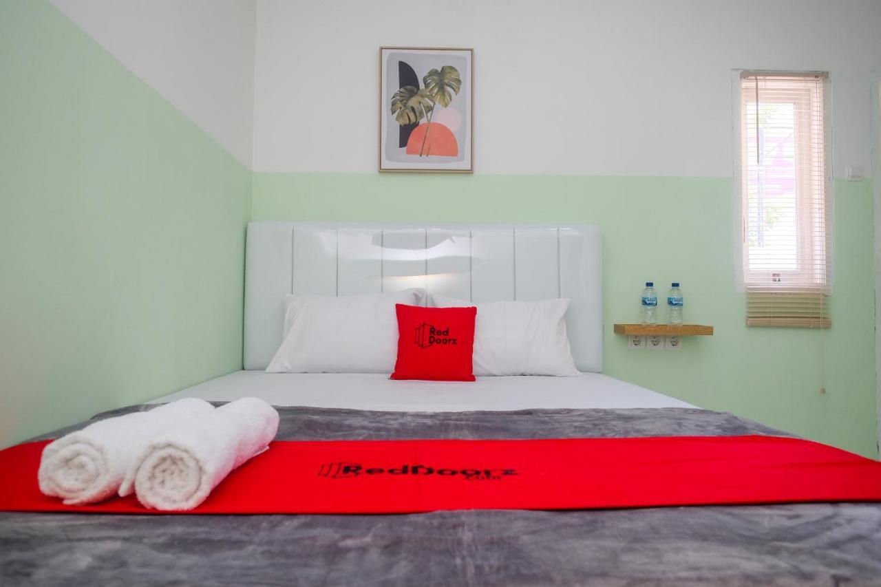 Reddoorz Near Tugu Kartasura Otel Sukoharjo Dış mekan fotoğraf