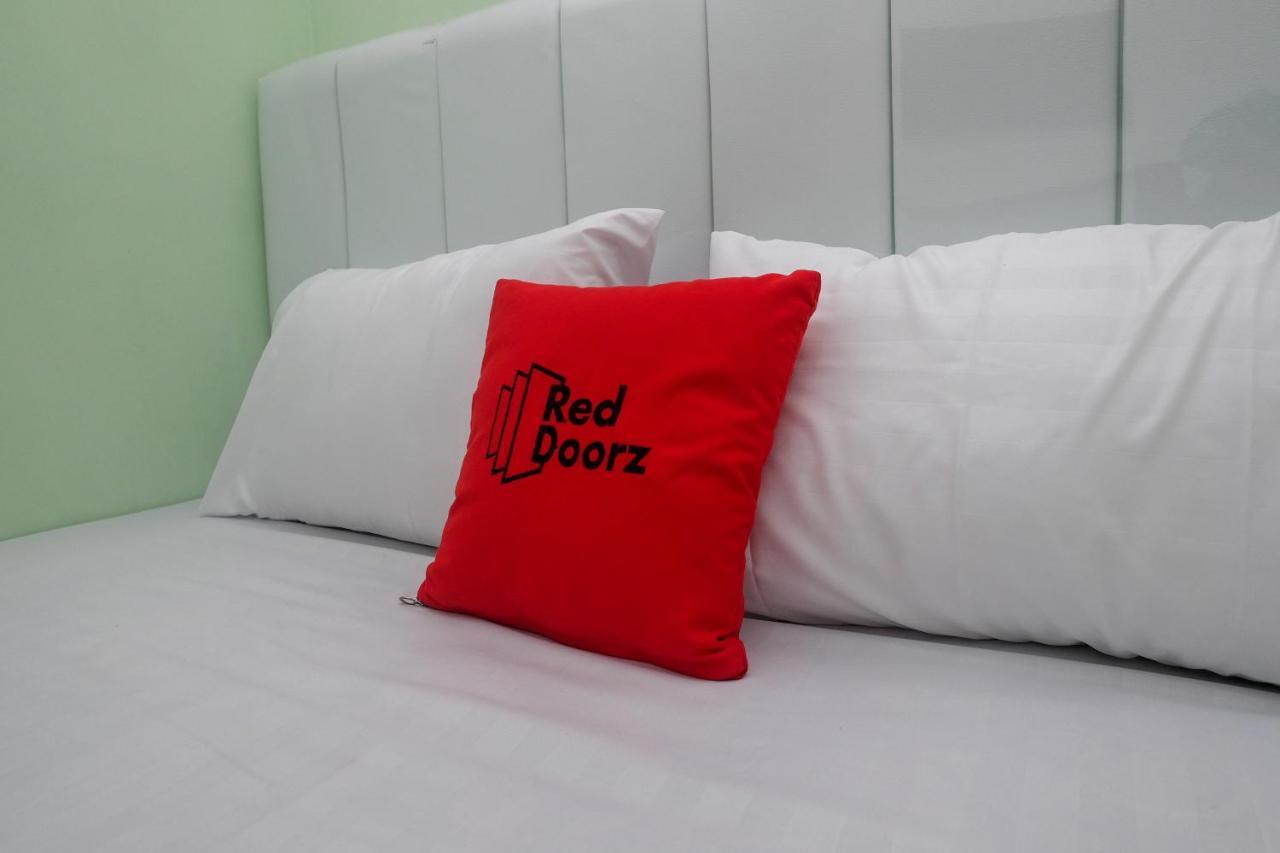 Reddoorz Near Tugu Kartasura Otel Sukoharjo Dış mekan fotoğraf