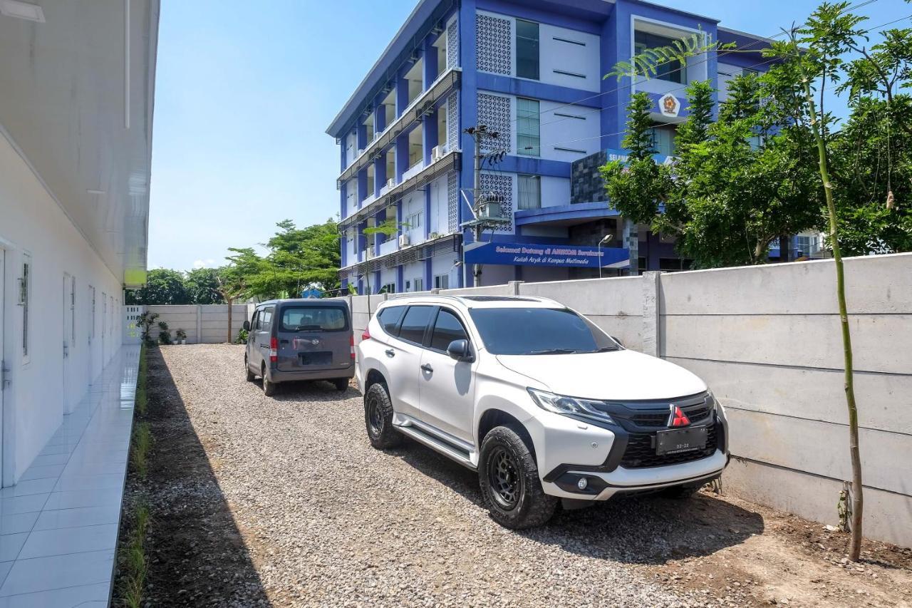 Reddoorz Near Tugu Kartasura Otel Sukoharjo Dış mekan fotoğraf
