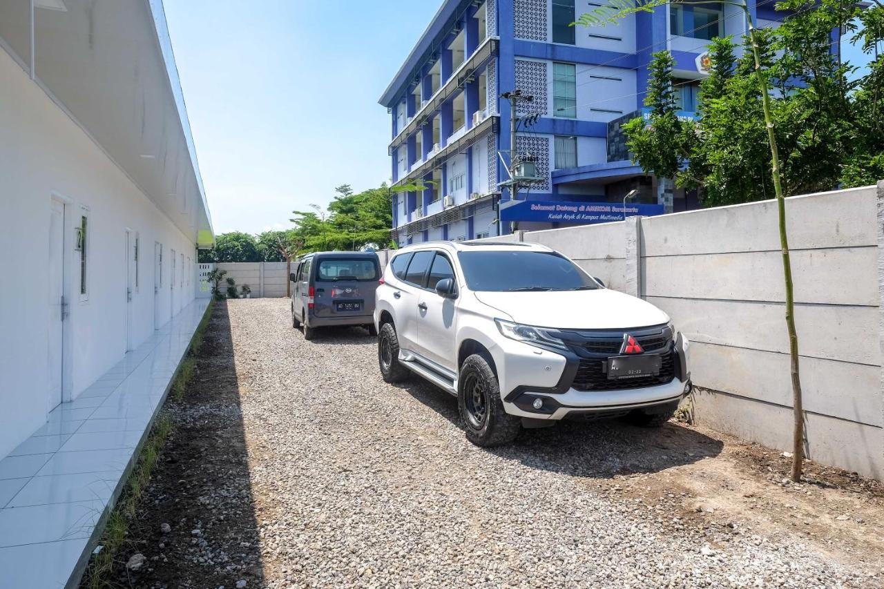 Reddoorz Near Tugu Kartasura Otel Sukoharjo Dış mekan fotoğraf