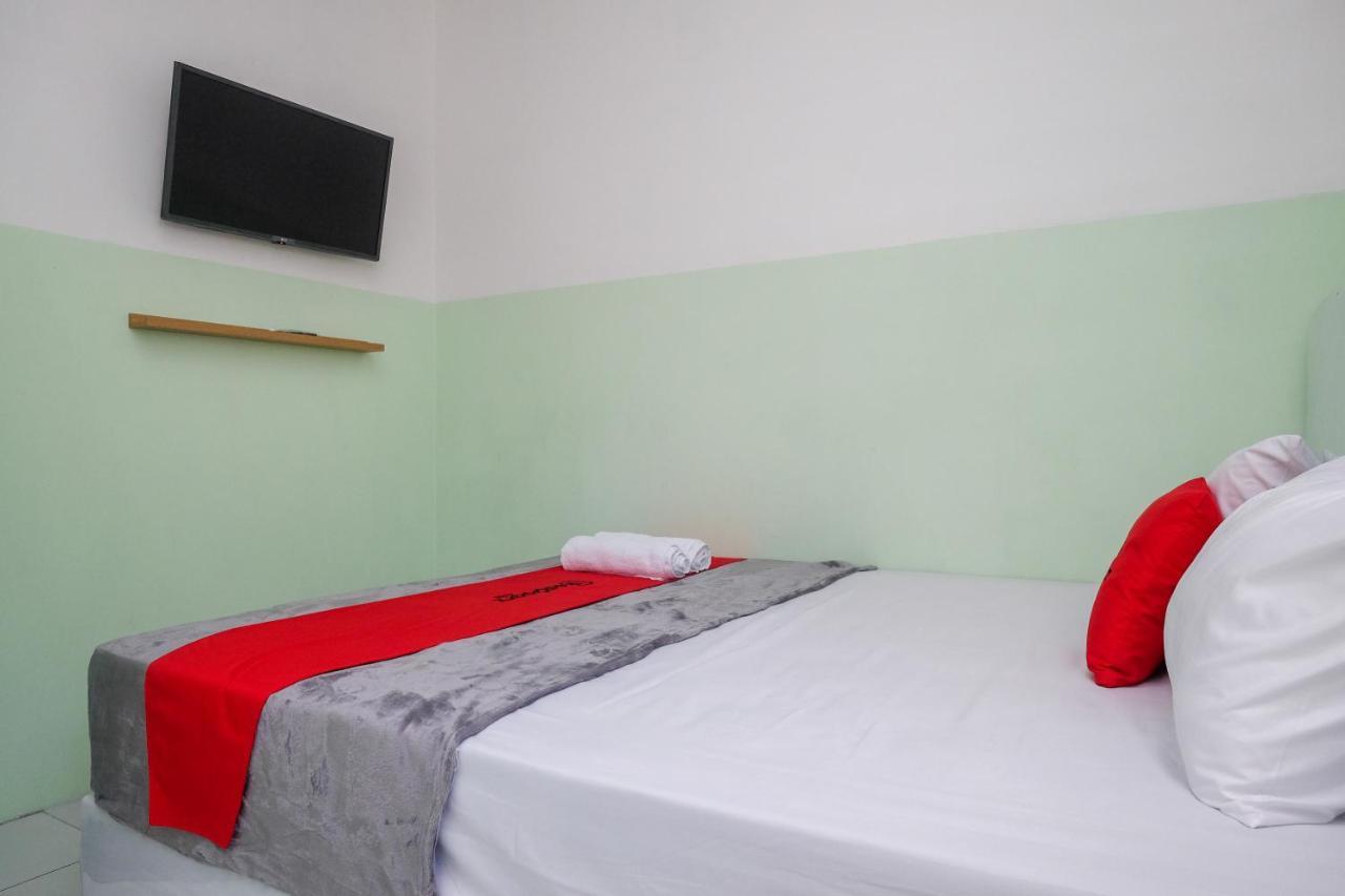Reddoorz Near Tugu Kartasura Otel Sukoharjo Dış mekan fotoğraf